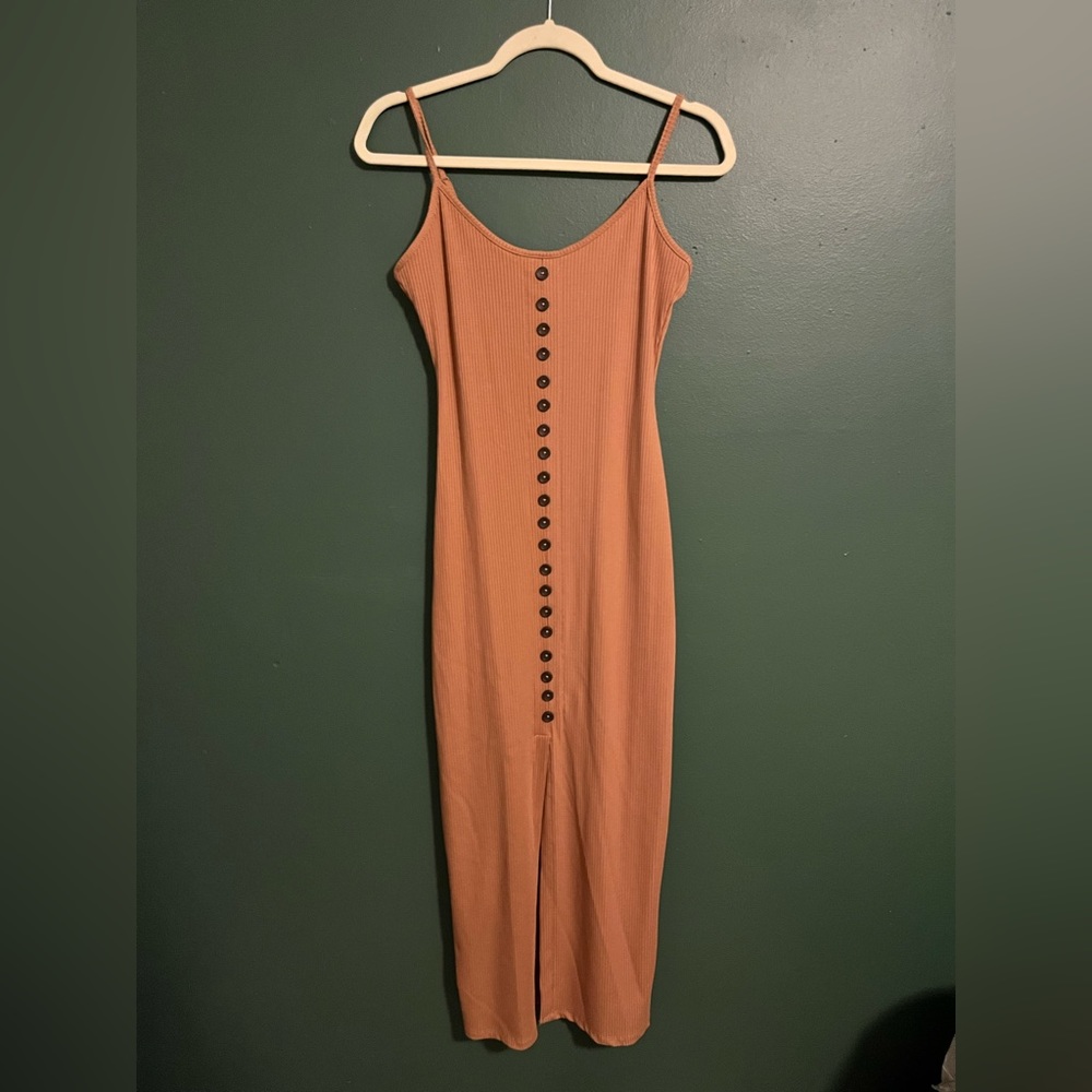 Tan midi-dress, Medium